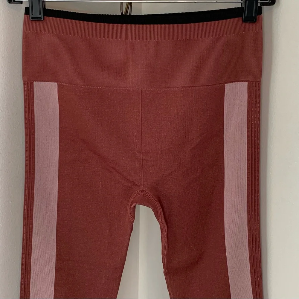 *NWT* Fabletics High-Waisted Seamless Star Leggings - Picture 7 of 10